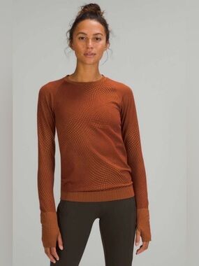 Lululemon Rest Less Pullover in Grid Warp Date Brown / Desert Sun